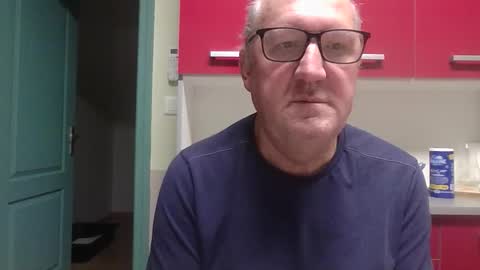 gerardlp131313 online show from October 28, 8:22 pm