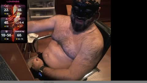 Snapshot of geronimo_431 chatting on October 18, 4:50 am Daddy Jokes online show from October 18, 4:50 am