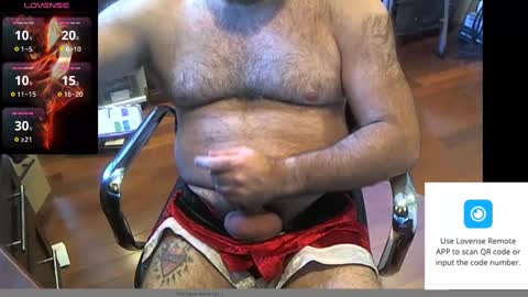 Snapshot of geronimo_431 chatting on December 12, 5:59 pm Daddy Jokes online show from December 12, 5:59 pm