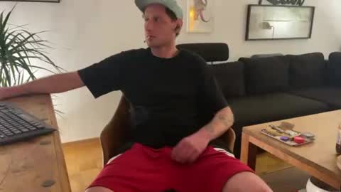 Sebastian online show from November 4, 1:17 am