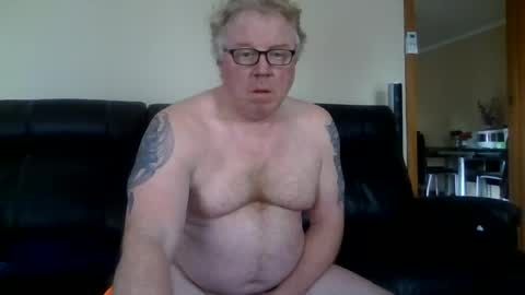 gimmmieoooo online show from July 16, 4:08 am