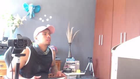 piggy boy online show from January 18, 6:21 pm