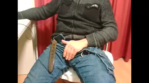 giulio__35 online show from December 15, 9:12 pm