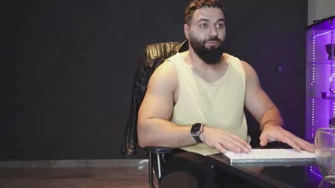 Matthew .. for short call me Matt online show from February 25, 9:16 pm