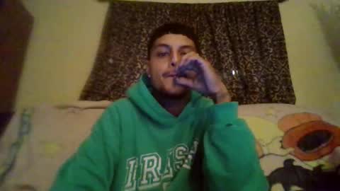 Snapshot of glly555 chatting on October 20, 1:04 pm glly555 online show from October 20, 1:04 pm
