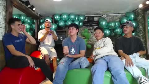 THOMAS AND DAMIAND online show from February 10, 8:10 pm