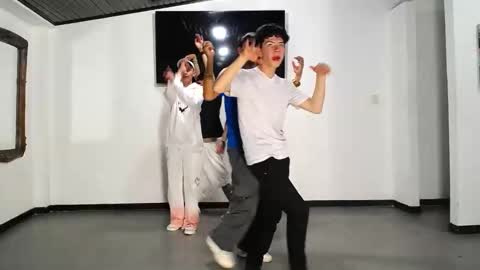 THOMAS AND DAMIAND online show from September 19, 6:19 pm