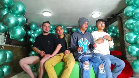 THOMAS AND DAMIAND online show from January 25, 4:13 pm