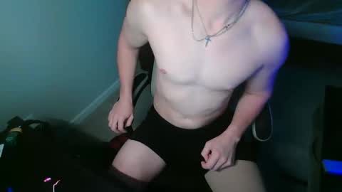 Snapshot of gnr_xxx chatting on October 23, 5:44 am G online show from October 23, 5:44 am