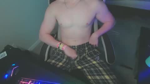 Snapshot of gnr_xxx chatting on September 23, 5:18 am G online show from September 23, 5:18 am