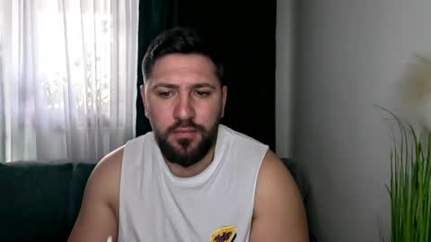 gold_alpha_boy online show from April 18, 7:43 am