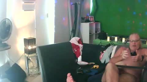 goldyguy011 online show from February 22, 2:06 am