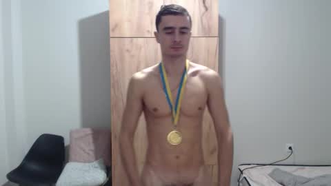 goodgg229975 online show from November 18, 8:55 pm