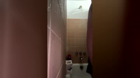 grandzach105 online show from February 25, 9:38 pm