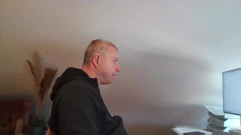 grau197077 online show from March 12, 10:34 am