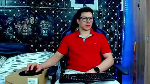 griego01 online show from August 8, 1:12 am