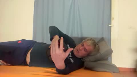 guardiannif_ online show from March 15, 6:47 pm