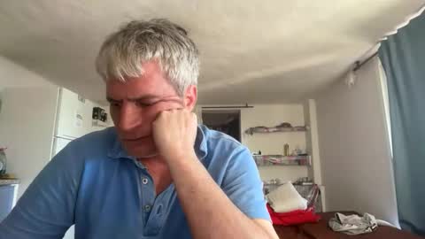 guardiannif_ online show from February 20, 7:54 am