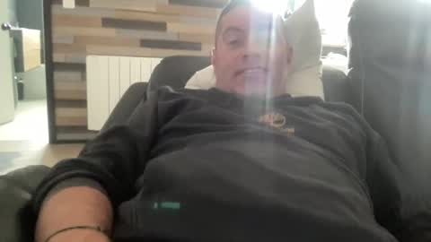 guil0 online show from September 28, 3:43 pm