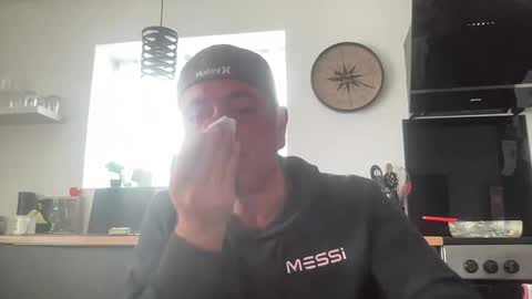 guil0 online show from September 24, 11:19 am