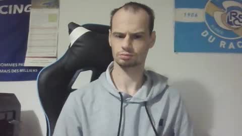 guil67728799 online show from November 24, 7:20 am