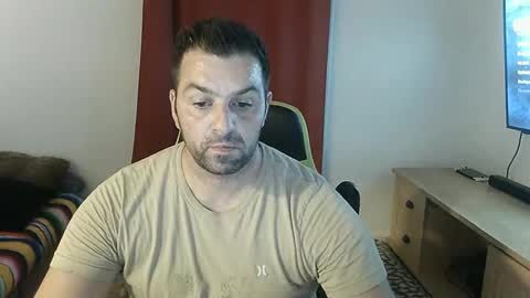 Snapshot of guillaume666286050 chatting on September 15, 2:36 am guillaume666286050 online show from September 15, 2:36 am
