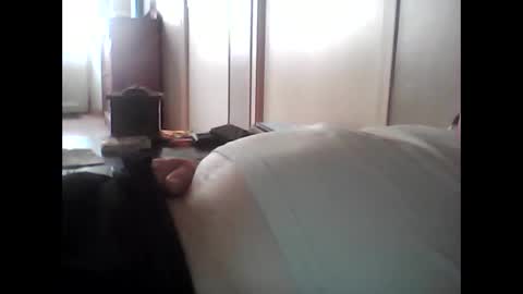 Snapshot of guizmeau72 chatting on October 11, 2:43 pm guizmeau72 online show from October 11, 2:43 pm