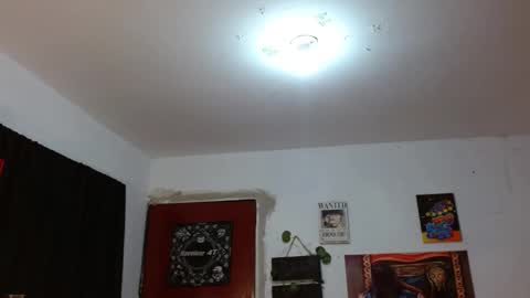 Snapshot of guts_x chatting on September 10, 9:57 pm Guts online show from September 10, 9:57 pm