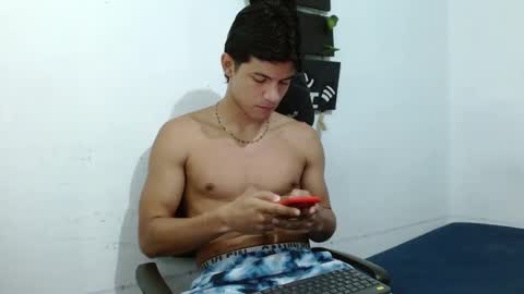 Snapshot of guts_x chatting on February 11, 5:07 pm Guts online show from February 11, 5:07 pm