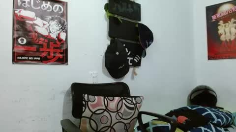 Snapshot of guts_x chatting on March 4, 8:16 pm Guts online show from March 4, 8:16 pm