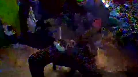 Flo online show from December 4, 7:45 pm