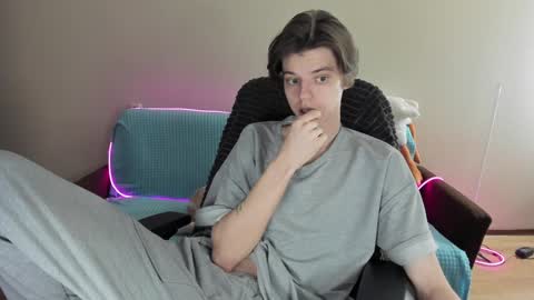 guy_liam1 online show from February 3, 3:06 pm