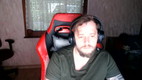guydude1000 online show from June 21, 1:28 pm