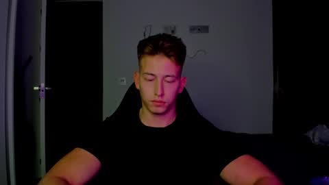 Oliver online show from February 24, 12:45 am