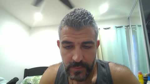 Snapshot of h0nest84 chatting on October 5, 10:25 pm h0nest84 online show from October 5, 10:25 pm