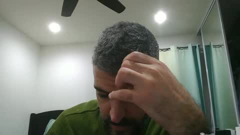 Snapshot of h0nest84 chatting on February 14, 6:23 am h0nest84 online show from February 14, 6:23 am