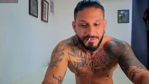 hache_222 online show from July 23, 2:36 pm