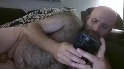 Snapshot of hairiestbear chatting on October 6, 5:23 am Hairiest Bear online show from October 6, 5:23 am