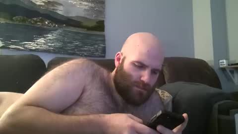 Snapshot of hairiestbear chatting on January 26, 4:09 am Hairiest Bear online show from January 26, 4:09 am