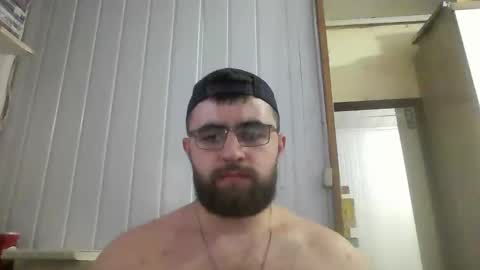 Snapshot of hairy_man_69_ chatting on January 18, 12:06 am horny online show from January 18, 12:06 am