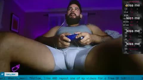 J  M online show from April 1, 7:32 am