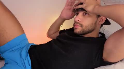 Independent       model  online show from December 22, 2:09 am