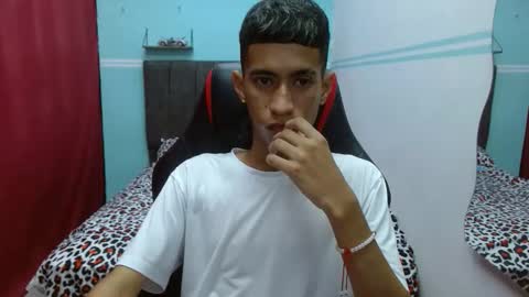 Snapshot of hamcummboy20 chatting on November 1, 5:33 am hamcummboy20 online show from November 1, 5:33 am