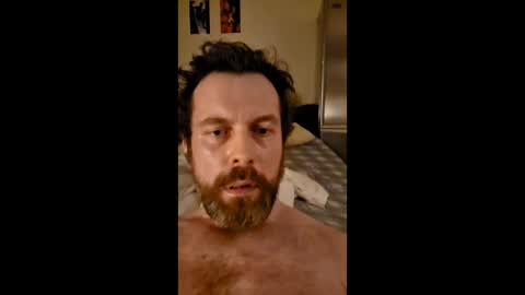 handsome37_ online show from April 18, 11:04 pm