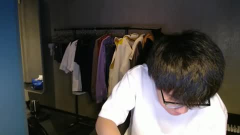 handsome_mannn online show from December 3, 1:33 am