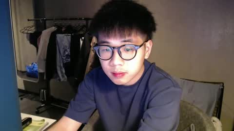 handsome_mannn online show from March 9, 7:05 pm