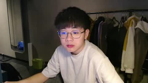 handsome_mannn online show from December 19, 9:49 pm