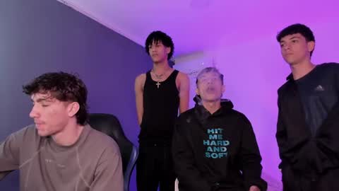 leonardfarrucknick and otis online show from July 1, 8:53 pm