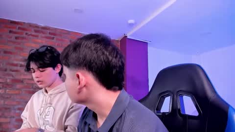 leonardfarrucknick and otis online show from March 26, 12:53 pm