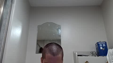 Handsomedaddy198923 online show from June 22, 6:56 pm